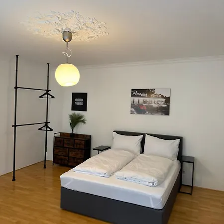 Homy Downtown Elegance Apartment *