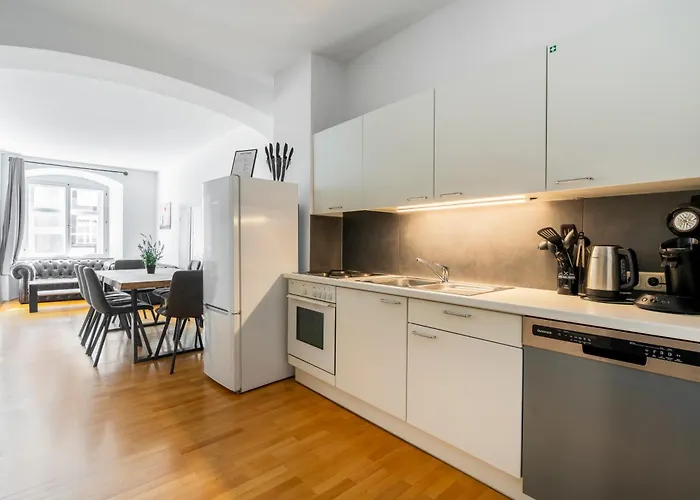 Homy Downtown Elegance Апартаменты