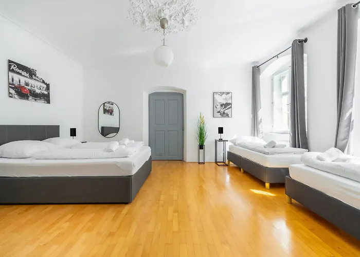 Homy Downtown Elegance Апартаменты